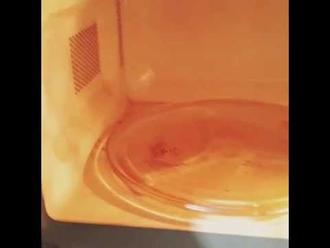 how to clean a microwave with vinegar