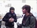 The Stupid Boys! conformado por Mongoliaman e Ignacio Gac se aburrio del colegio y salió a la calle a cantar 