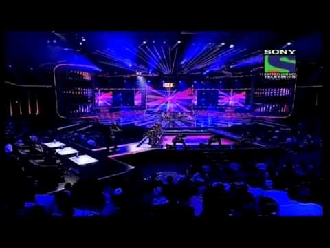 Piyush Kapoor - Anushka Manchanda performs a rock version of 'Dum Maro Dum' and then Piyush Kapoor jumps in with hindi version of 'Jailhouse Rock' proceeded by 'Aaja Aaja Ma...