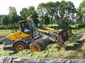 Gras lossen & kuil aanrijden (2) Gras lossen & kuil aanrijden (2)