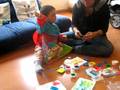 Aressio en su clase de arte (1 año 9 meses)