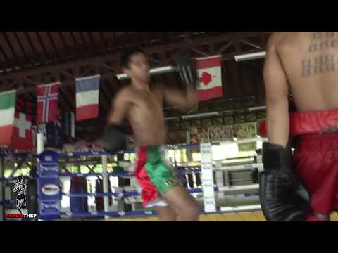 mbenson001 - http://www.patongmuaythai.com http://www.thailandmuaythai.com Carlos is a 16 year old mexican living in Dubai.I believe he has a tonne of potential & I hope ...