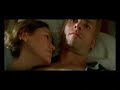 realizacion & post-producci�n:
gisela corrarello
sinopsis:
a man, suffering from short-term memory loss, uses notes and tattoos to hunt for the man he thinks killed his wife

un hombre usa notas y tatuajes para atrapar al hombre que el cree mato a su esposa.
direcci�n
christopher nolan
---------------------------------------- ----------------------------------------
producci�n
jennifer todd
suzanne todd
---------------------------------------- ----------------------------------------
gui�n
jonathan nolan
christopher nolan
---------------------------------------- ----------------------------------------
m�sica
david julyan
---------------------------------------- ----------------------------------------
fotograf�a
wally pfister
---------------------------------------- ----------------------------------------
reparto
guy pearce
carrie-anne moss
joe pantoliano
stephen tobolowsky
harriet sansom harris
mark boone junior