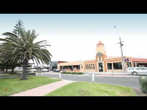 esplanade lakes - ICONIC LAKES ENTRANCE CENTRAL HOTEL • Brand new Restaurant for 200 diners • Brand new 280m2 Bottleshop • Accommodation / Motel with private pool • Conference...