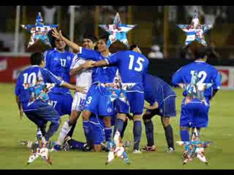 pajaro picon picon - La selección nacional de futbol de El Salvador, conocida tambien como la selecta. El Salvador 3-1 Panamá, Estadio Cuscatlán, Centro América.