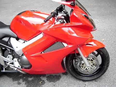 how to remove vfr800 exhaust