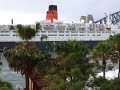 The QE2 Leaves Sydney
