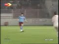 Portero haciendo autogol de cabeza