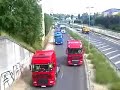 Manifestation et opération des transporteurs routiers pour protester contre le prix élevé du gazole, dans le centre ville d'Orléans.