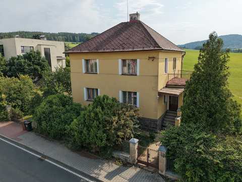 Video Prodej prostorného rodinného domu 6+kk na pozemku 1 083 m² – Komárov u Hořovic