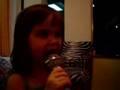 YASMIN CANTANDO ESTUPIDO CUPIDO