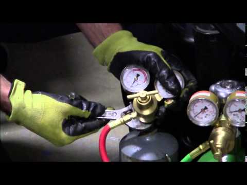 how to adjust oxygen regulator