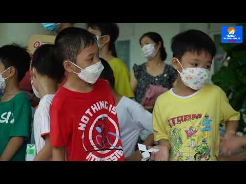 (Báo BR-VT) Tặng quà Trung tâm công tác xã hội và bảo trợ trẻ em