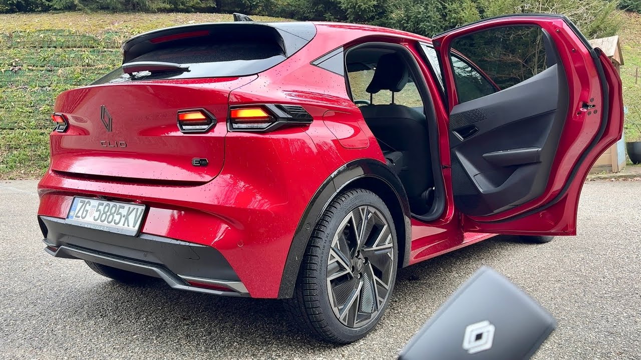 New RENAULT CLIO 2026 - PRACTICALITY, BOOT space, SPARE WHEEL & 360 Cameras