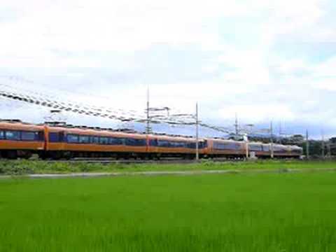 近鉄12200系+近鉄22000系(2008年8月撮影)