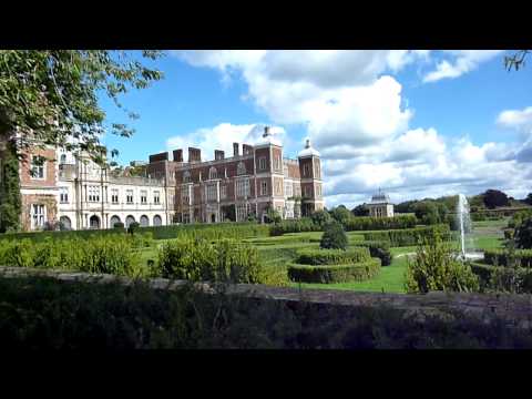 hertfordshire - Hatfield House, Hertfordshire, England. A video of the house and grounds. used in many movies and TV shows. For more visit my blog http://www.tipsfortravelle...