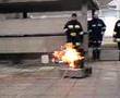 Demonstration fa da Feuerwehr ban a EXPLUSION