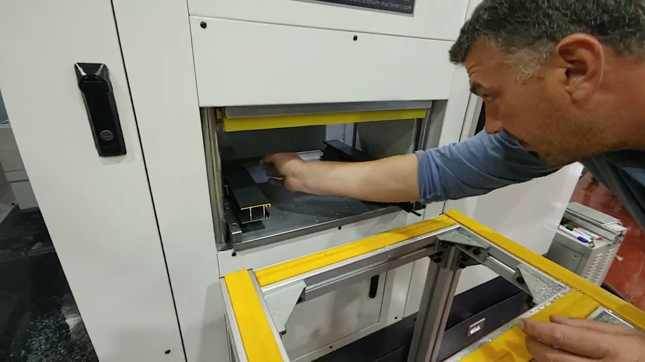 כרסומת קצוות ממוחשבת לפרופילים FENSTEK (2)