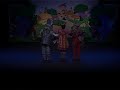 ��reves au pays doz�� comedie musicale pour enfants
cette com�die musicale jeune public raconte lhistoire de dorothy, petite fille plut�t timide et r�serv�e qui va devoir aller � la rencontre de ses propres peurs.
inspir�e du livre de frank baum, cette pi�ce raconte en musique le voyage int�rieur que lenfant est amen� � faire pour grandir. 
dorothy devra trouver la r�ponse � une �nigme pour pouvoir rentrer chez elle. elle sera aid�e dans sa qu�te par jack et fer-blanc mais sans confiance en elle, elle se rendra vite compte que ses efforts seront vains. la sorci�re evermine repr�sentant le cot� noir de la peur sera vite d�truite et chang�e en lumi�re quand dorothy aura pris conscience de son pouvoir.