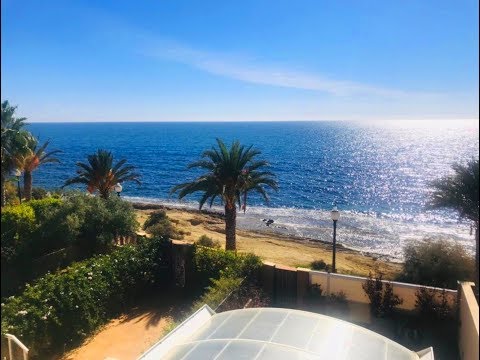 Luxury townhouse on the 1st line of the sea in San Juan de Alicante. Luxury properties at the Costa Blanca