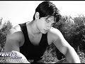este modelo peruano posa para el lente de mario cubas y ventoperu.com. aqu� lo mejor de �l. video preparado por siempregerardo.

pista musical: depeche mode vs new order - i feel loved on a blue monday (james zabiela mix)