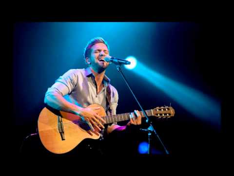 rafa - El día 24-05-2013 Rafa cremades habla con el Malagueño Pablo Alborán que se encuentra de camino a Córdoba para dar el 3er concierto de su tan esperada Gira T...