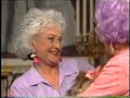 On 30 November 1991, the first show of Dame Edna's Hollywood was broadcasted in the US. In this clip Bea Arthur is her guest, together with Cher. It was broadcasted again by Dutch VARA television on 23 May 1992 (English spoken, Dutch subtitles).