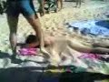 scherzo al mare... ragazza insabbbbbiata