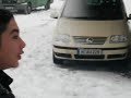Raus aus der Medrese, und Schneebälle werfen.