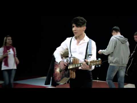 Lilian - Videoclipul Oficial al vedetei Muz - Lilian Dobândă Muzica si text: Lilian Dobanda Aranjament si Mixaj: Smally Regie videoclip: Lidia Scarlat.