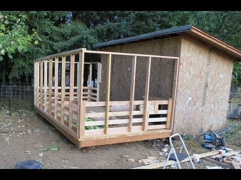 Pigpen - The pigs have been waiting for more room so we are upgrading the deck to a fance pen for them.