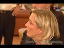 Marine Le Pen Agress�e !