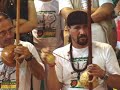 another song from mestre toni vargas from grupo senzala

o menino � bom
mestre toni vargas

a onda do mar quebrou na areia
berimbau vai tocando na noite de lua cheia
no p� do berimbau o caboclo pede ax�
e � melhor tomar cuidado,
que o menino � bom quando bate com o p�
� bom, � bom

quando bate com p�

falei que � bom

cuidado � bom
e mangingero