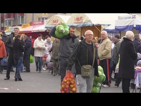 На сельскохозяйственной ярмарке в Гомеле можно выиграть билет на новогоднюю елку видео