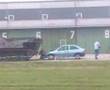 Panzer im Straßenverkehr Tank crushing Car zerstören crash
