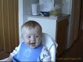 Baby lacht sich aus..
