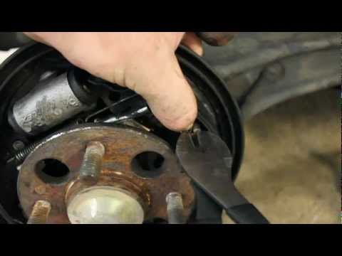 How to Change Rear Brakes Honda Civic 92-95