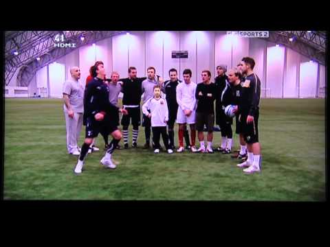 soccer am football - Football freestyler Billy Wingrove performs his amazing soccer skills for the Socceram Skillz Skool. The soccer skills master who has coached his tricks to p...
