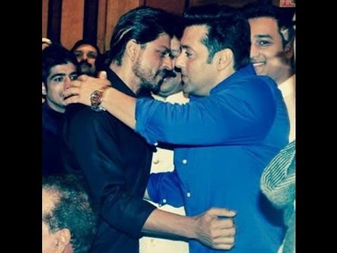 Salman Hugs Shahrukh At Baba Siddiqui's Iftar Party