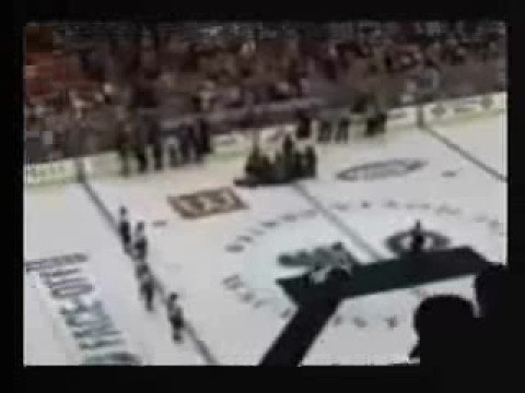 Philly Fans Boo Hockey Mom Sarah Palin