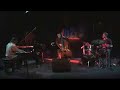 concert at de werf bruges on 19/05/2006

j�r�mie ternoy (piano)
charles duytschaever (drums)
nicolas mahieux (contrabas)