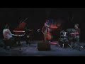 concert at de werf bruges on 19/05/2006

j�r�mie ternoy (piano)
charles duytschaever (drums)
nicolas mahieux (contrabas)
