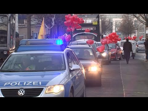 Free Deniz: Autokorso für Journalist Yücel