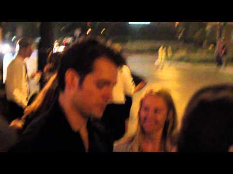 Henry Cavill signing autographs and talking with fans in Detroit on 7/20/14