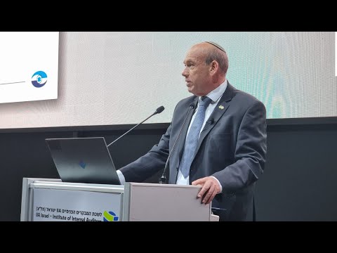 המבקר אנגלמן בודק את התנהלות הממשלה