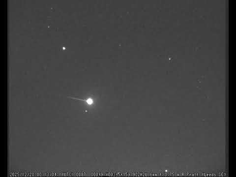 20251220 001303 Leeds SE. Mag -10 fireball. uploaded by Alex Pratt