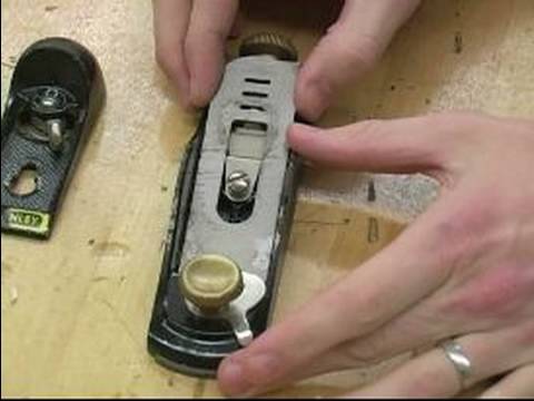 how to adjust bench plane