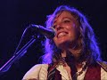 tift and her band perform the opening track from her debut album, 