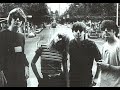 Sonic Youth, Sunday - http://www.youtube.com/watch?v=lXP8WiIf8LQ&feature=youtube_gdata_player