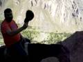 videos de injured Jason rides the mule up Colca Canyon
